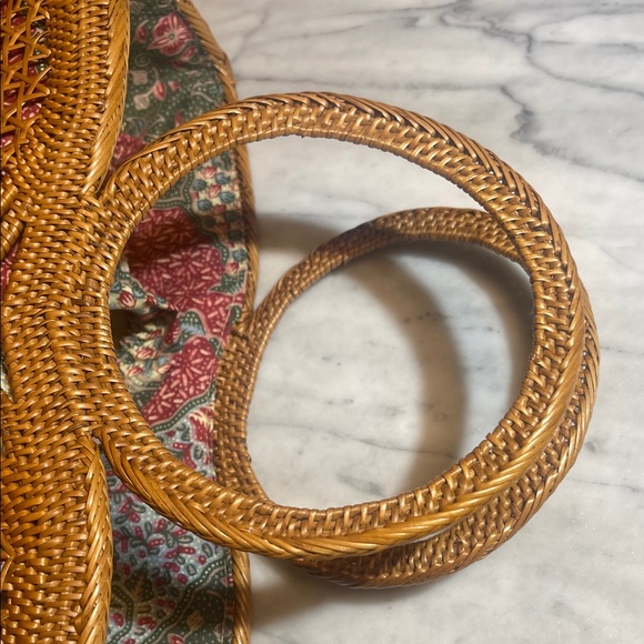 Handmade Bali Butterfly Rattan Tote Bag | Large Woven Wicker & Batik Lining - Picture 11 of 11